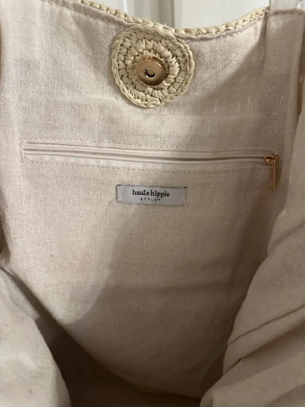Neutral Ruffled Straw Tote Bag - Women - Picture 2 of 4